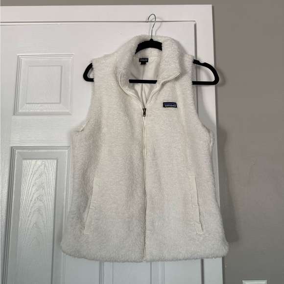 Patagonia Jackets & Blazers - Patagonia Soft Fleece Warm White Vest Jacket Fuzzy